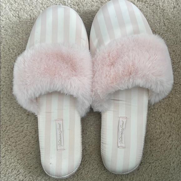 Victoria Secret Women's Pink Fuzzy Slippers - Picture 1 of 4